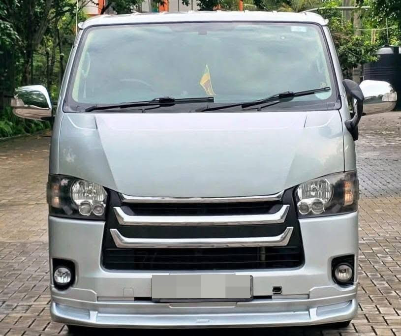 Toyota Hiace 2011 - மறுசீரமைக்கப்பட்டது வேன் sale in Sri Lanka - patpat.lk