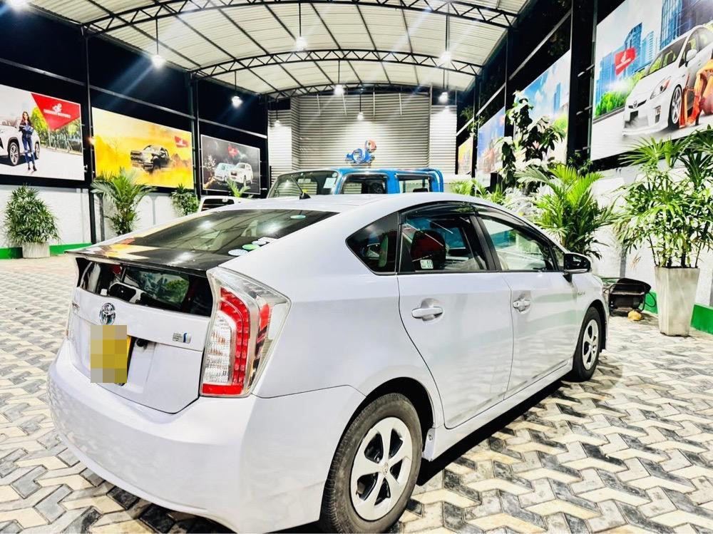 Toyota Prius 2013 - භාවිතා කරන ලද කාර් sale in Sri Lanka - patpat.lk