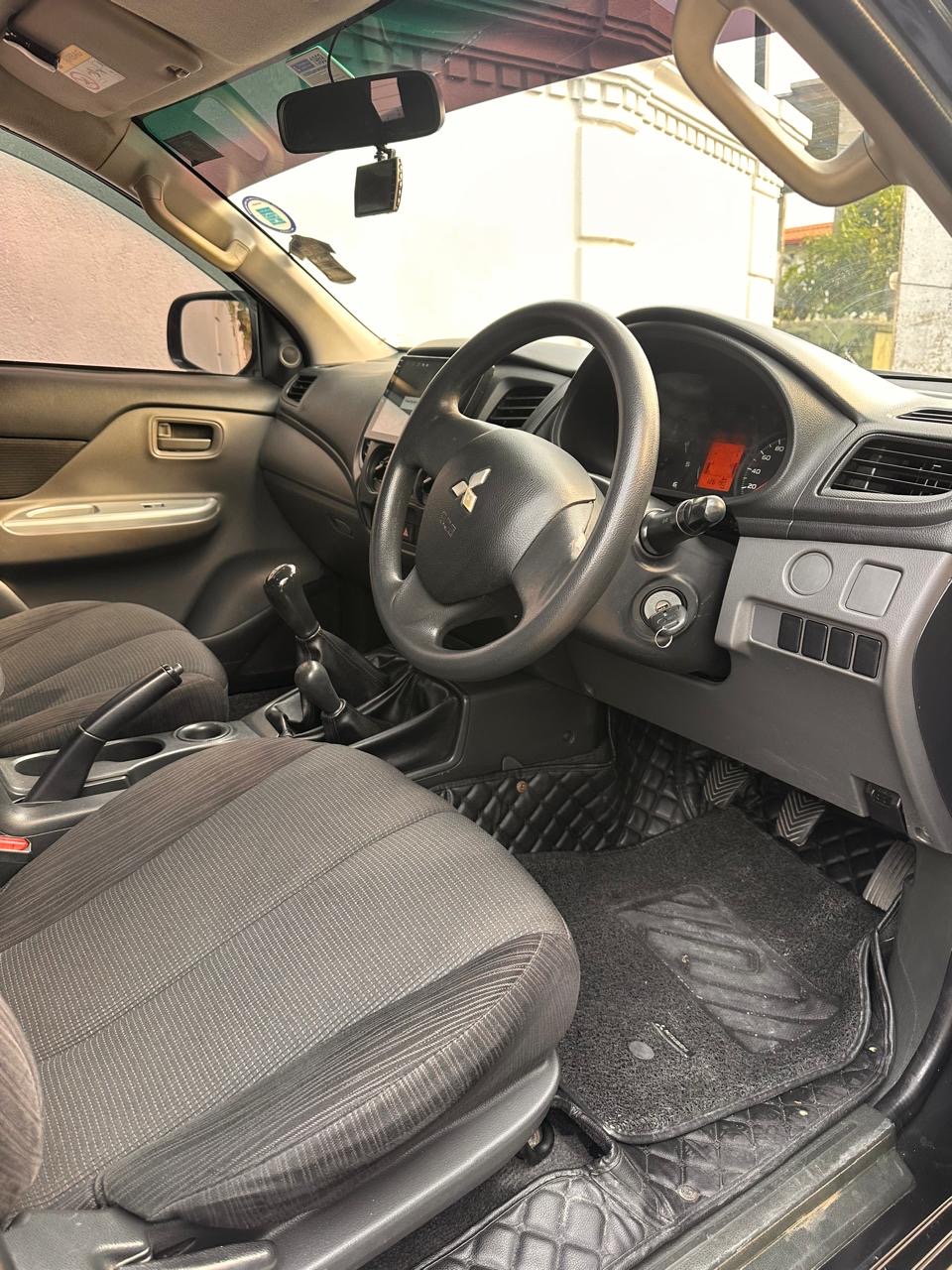 Mitsubishi L200 2016 - பயன்படுத்தப்பட்டது SUV sale in Sri Lanka - patpat.lk