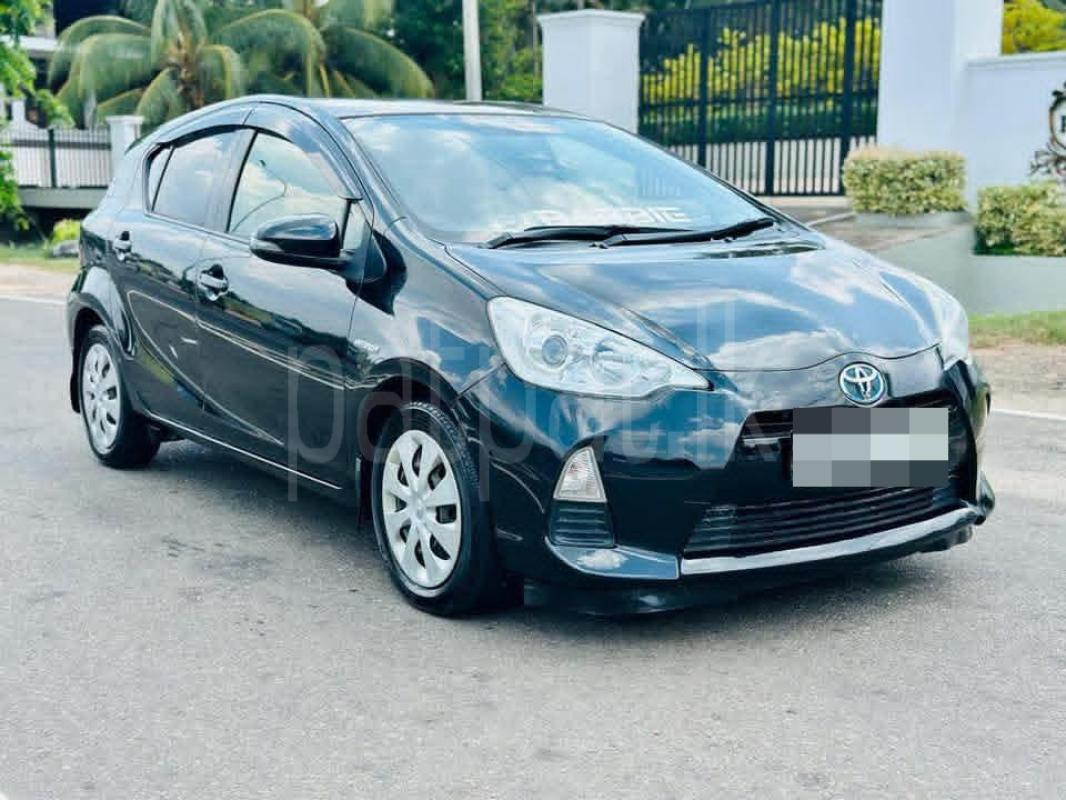 Toyota Aqua 2012 - பயன்படுத்தப்பட்டது கார் sale in Sri Lanka - patpat.lk