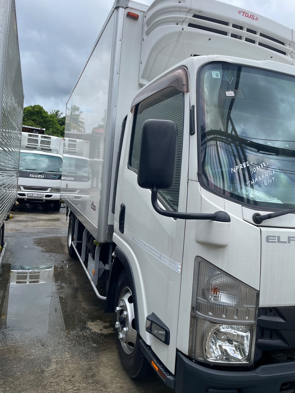 Isuzu ELF 2015 - சான்றளிக்கப்பட்டது டிரக் sale in Sri Lanka - patpat.lk