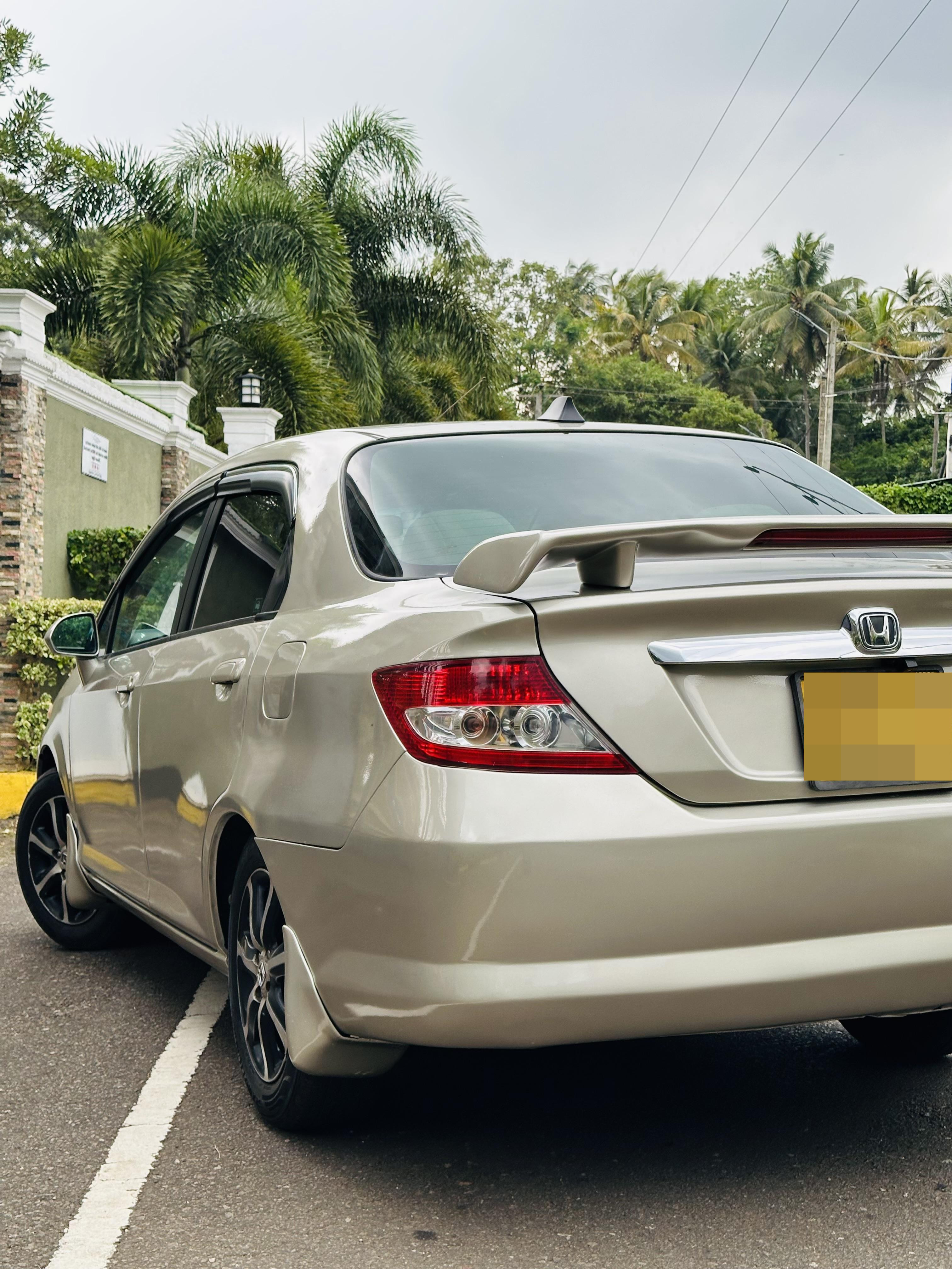 Honda Fit 2004 - மறுசீரமைக்கப்பட்டது கார் sale in Sri Lanka - patpat.lk