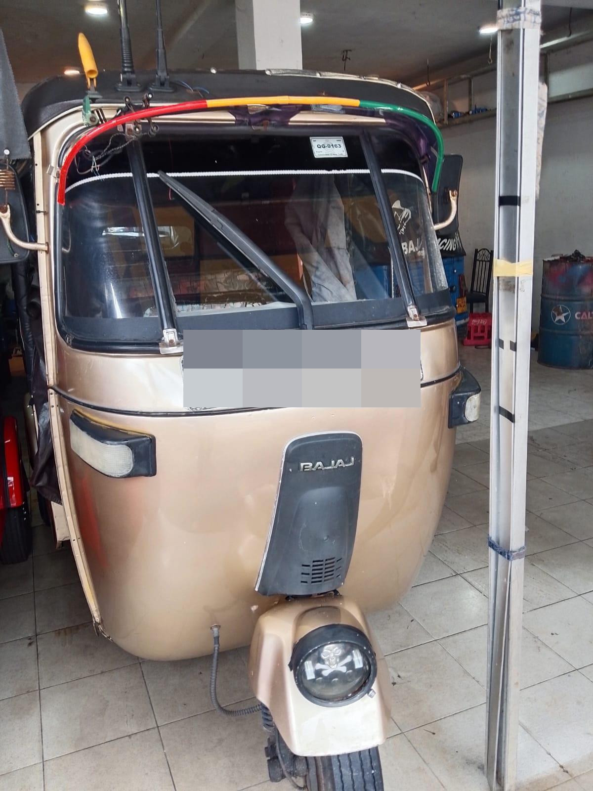 Bajaj 2 stroke 2006 - Used Three wheeler sale in Sri Lanka - patpat.lk