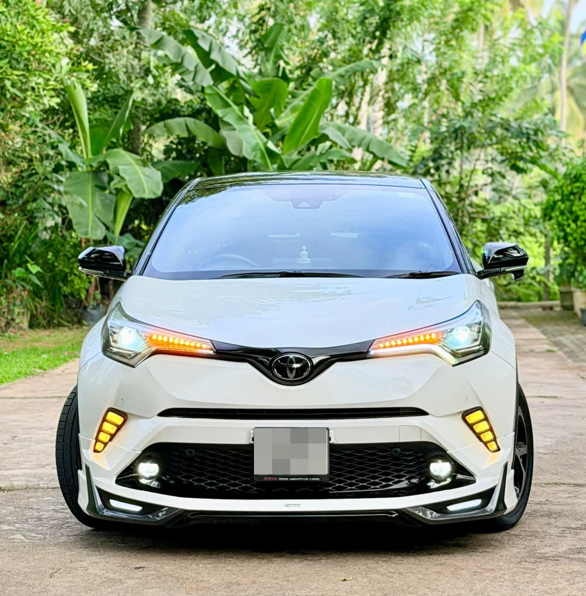 Toyota CHR 2018 - பயன்படுத்தப்பட்டது SUV sale in Sri Lanka - patpat.lk