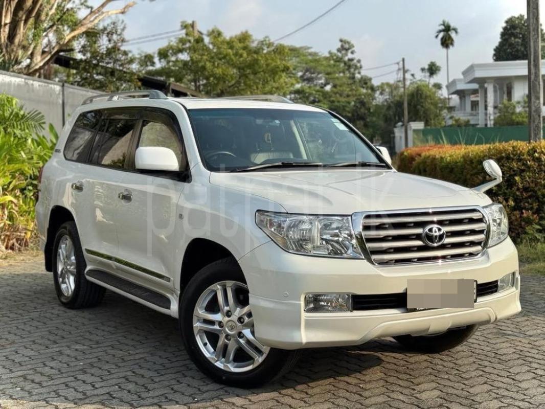 Toyota Land Cruiser 2010 - பயன்படுத்தப்பட்டது SUV sale in Sri Lanka - patpat.lk