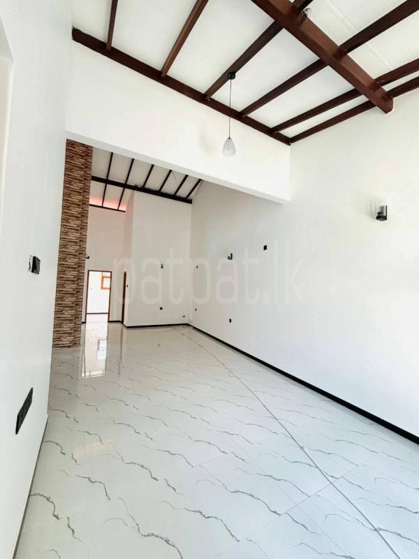 House for Sale in Athurugiriya