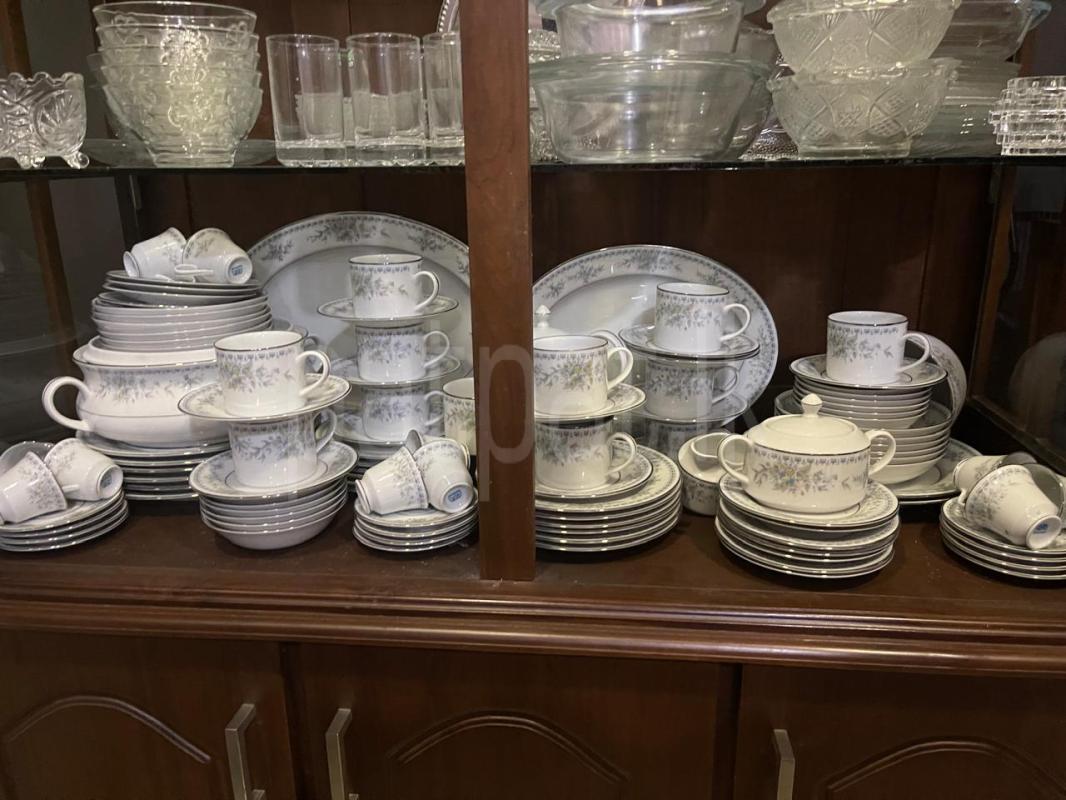 Dinner Set Available- urgent