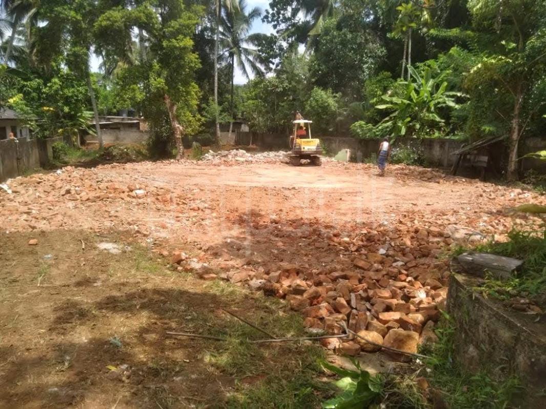 Commercial Land for Sale in Gampola ads-image-1