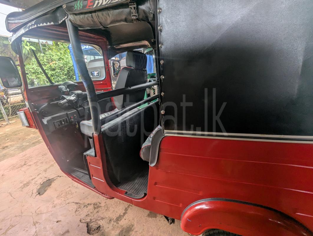 Bajaj Three Wheel 2013 - භාවිතා කරන ලද ත්‍රිරෝද රථය sale in Sri Lanka - patpat.lk