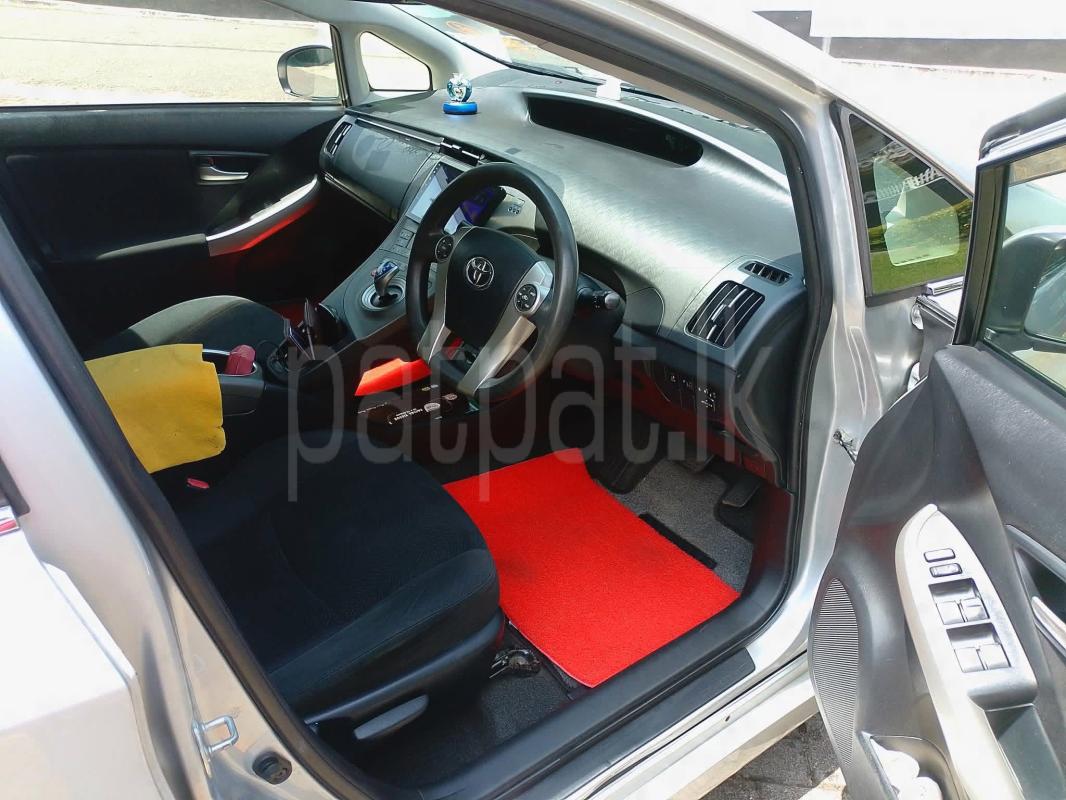 Toyota Prius 2014 - பயன்படுத்தப்பட்டது கார் sale in Sri Lanka - patpat.lk