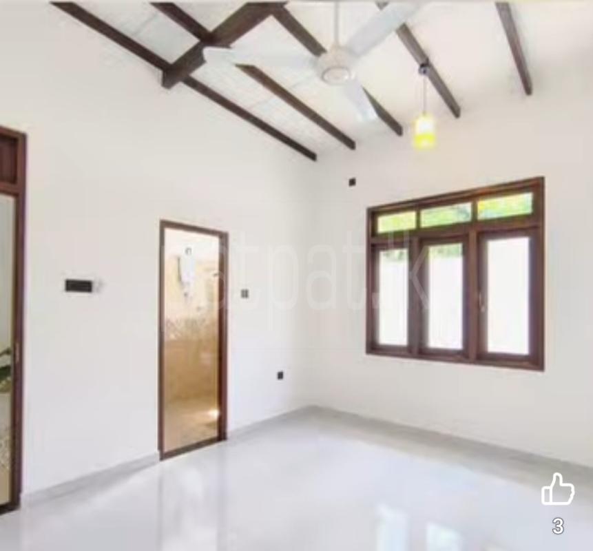 House for Sale in Athurugiriya