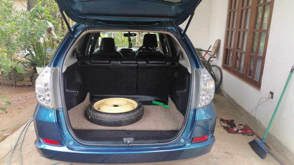 Honda Fit 2013 - பயன்படுத்தப்பட்டது கார் sale in Sri Lanka - patpat.lk