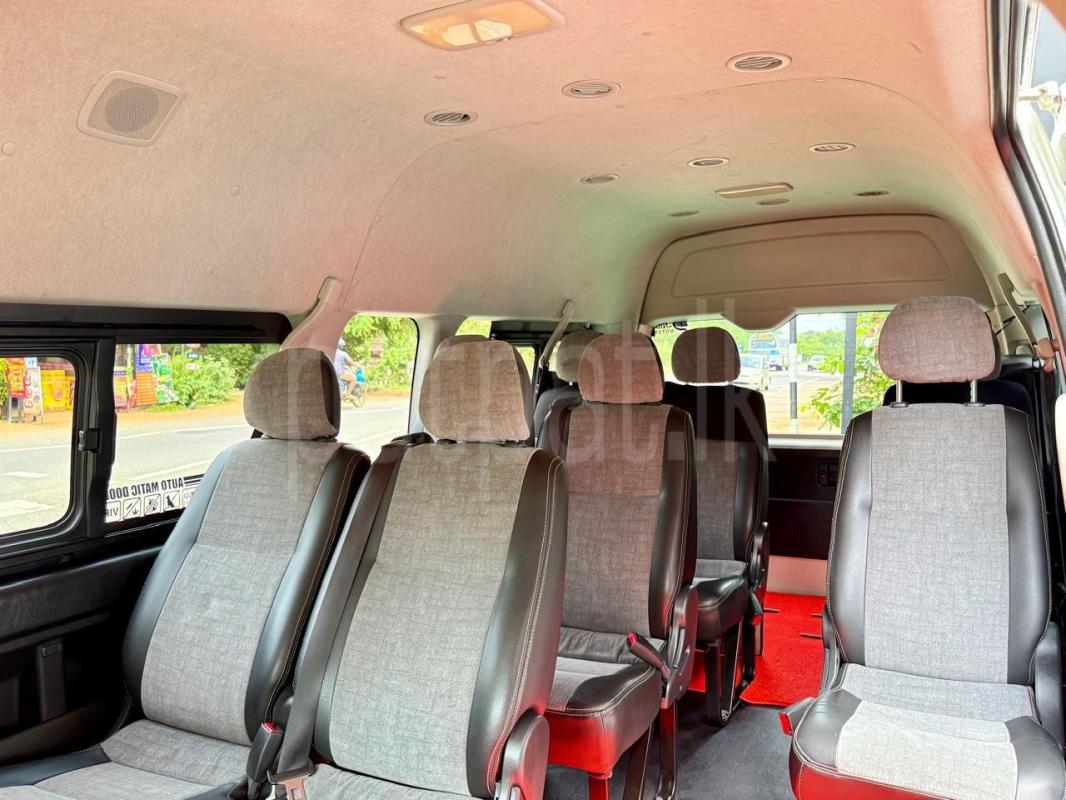 Toyota Hiace 2017 - பயன்படுத்தப்பட்டது வேன் sale in Sri Lanka - patpat.lk