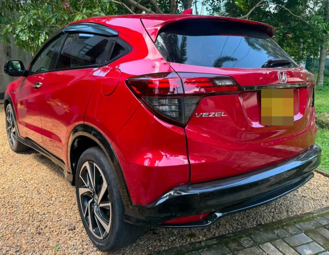 Honda Vezel 2018 - பயன்படுத்தப்பட்டது SUV sale in Sri Lanka - patpat.lk