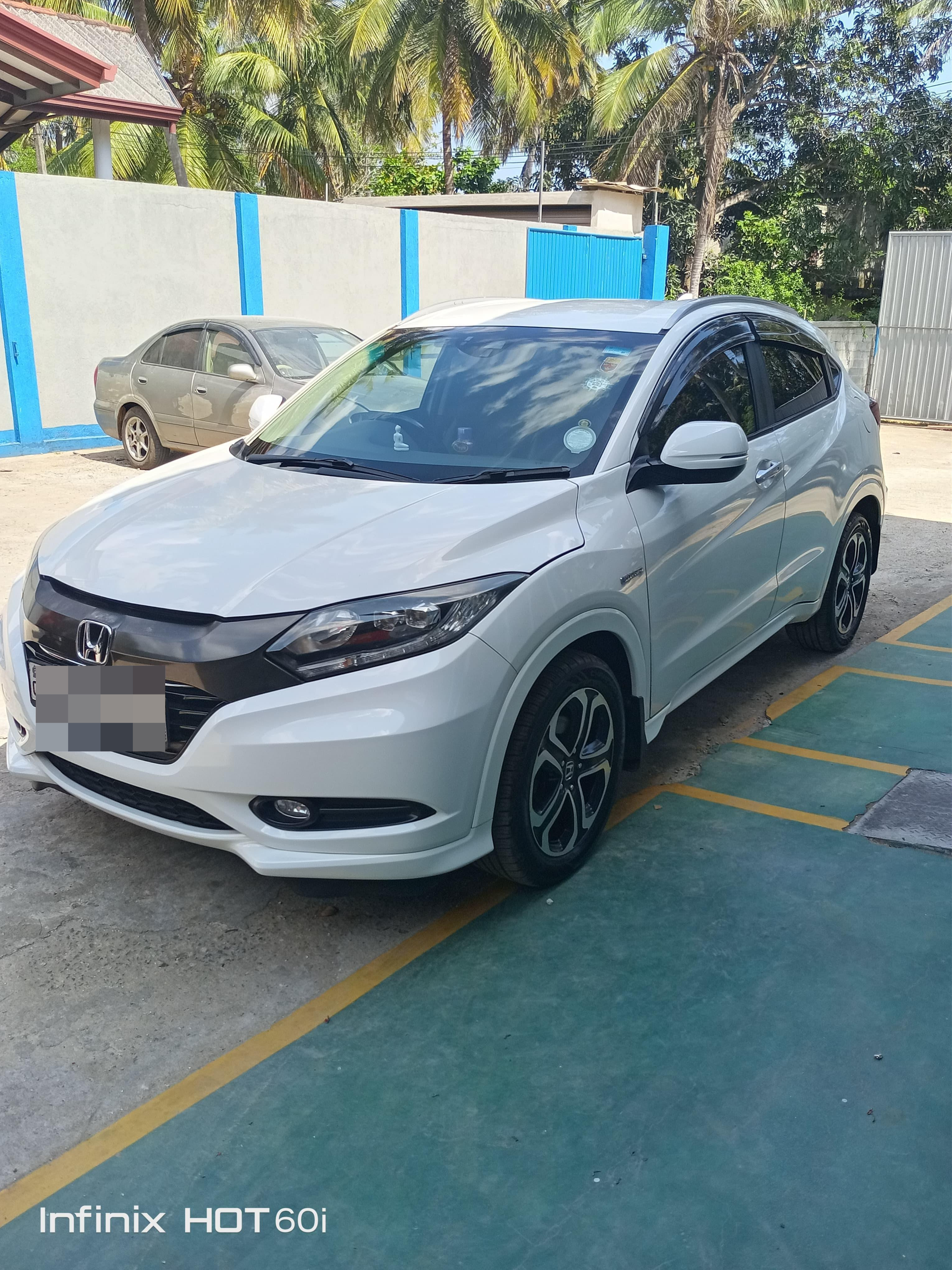 Honda Vezel 2014 - பயன்படுத்தப்பட்டது SUV sale in Sri Lanka - patpat.lk