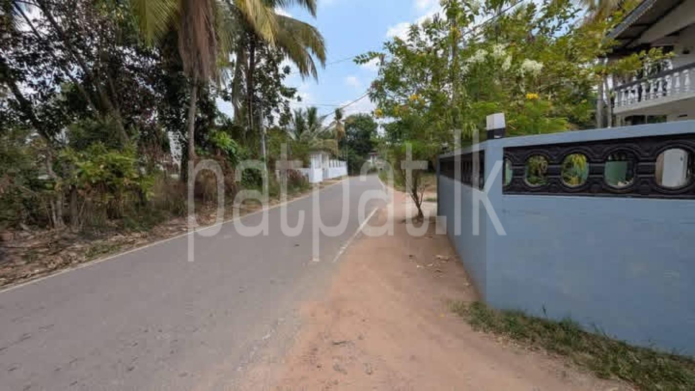 Residential Land for Sale in Kalagedihena