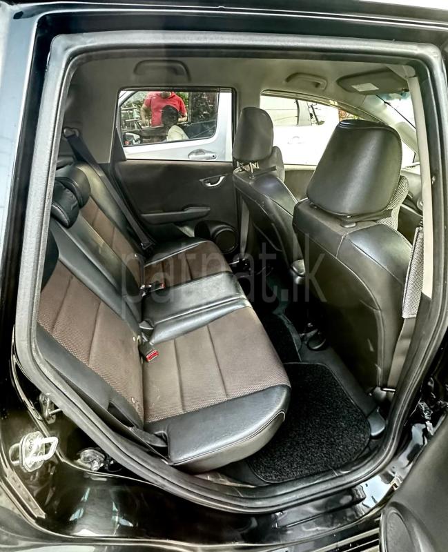 Advertisement image 6