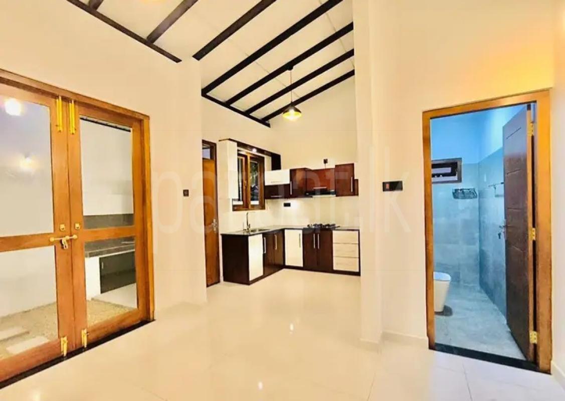 House for Sale in Athurugiriya