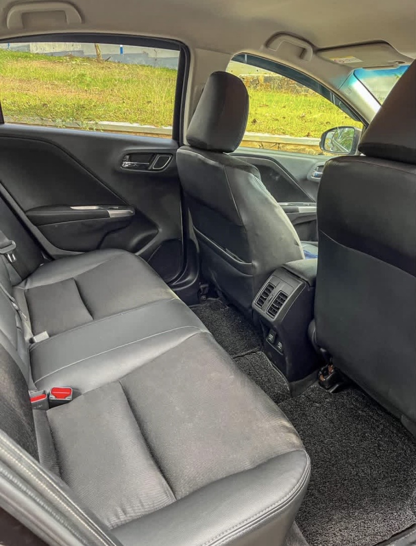 Honda Grace 2015 - பயன்படுத்தப்பட்டது கார் sale in Sri Lanka - patpat.lk