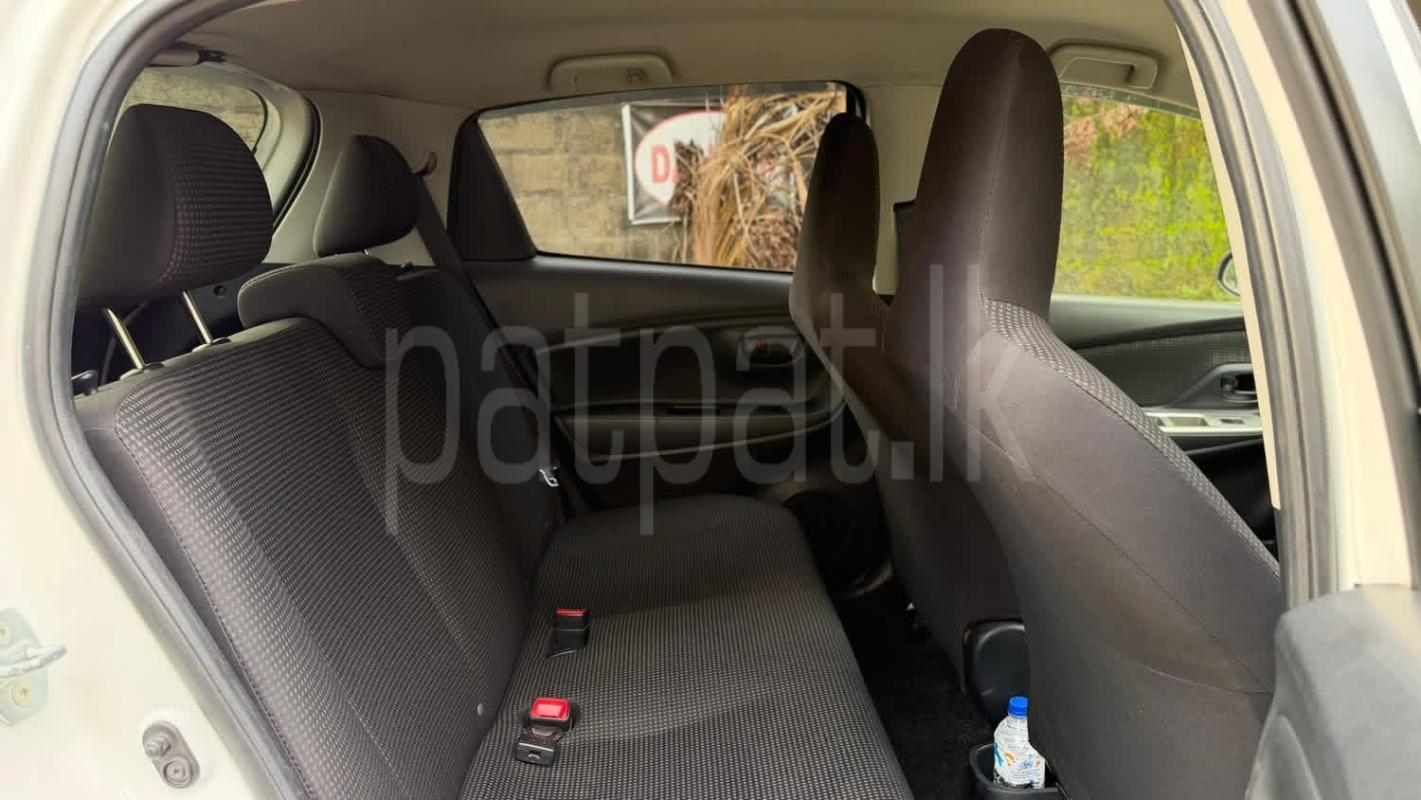 Toyota Vitz 2015 - பயன்படுத்தப்பட்டது கார் sale in Sri Lanka - patpat.lk