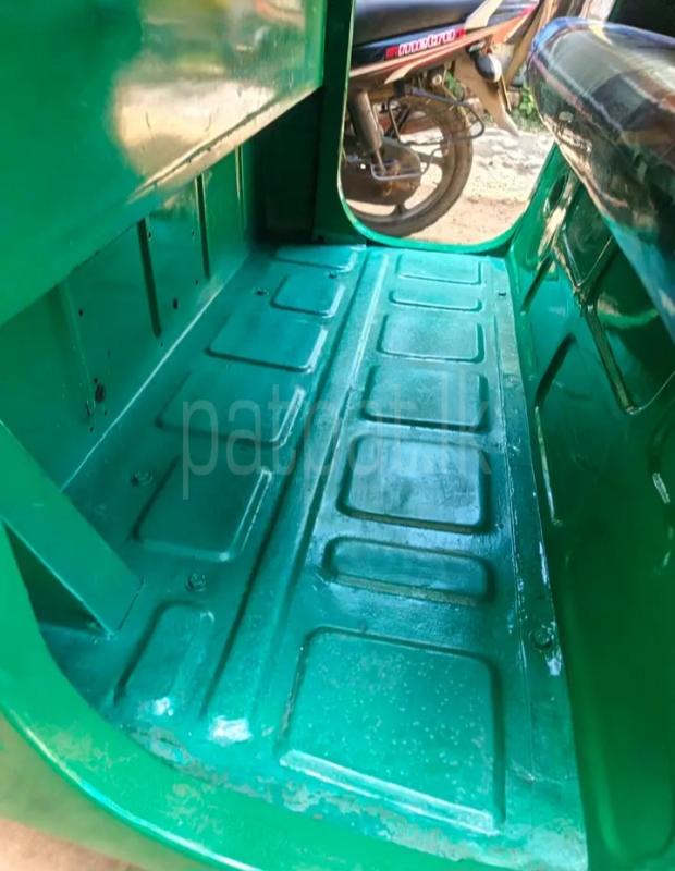 Bajaj 2 stroke 2006 - භාවිතා කරන ලද ත්‍රිරෝද රථය sale in Sri Lanka - patpat.lk