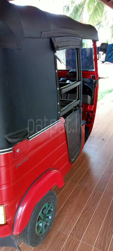 Bajaj 4 stroke 2018 - Used Three wheeler sale in Sri Lanka - patpat.lk
