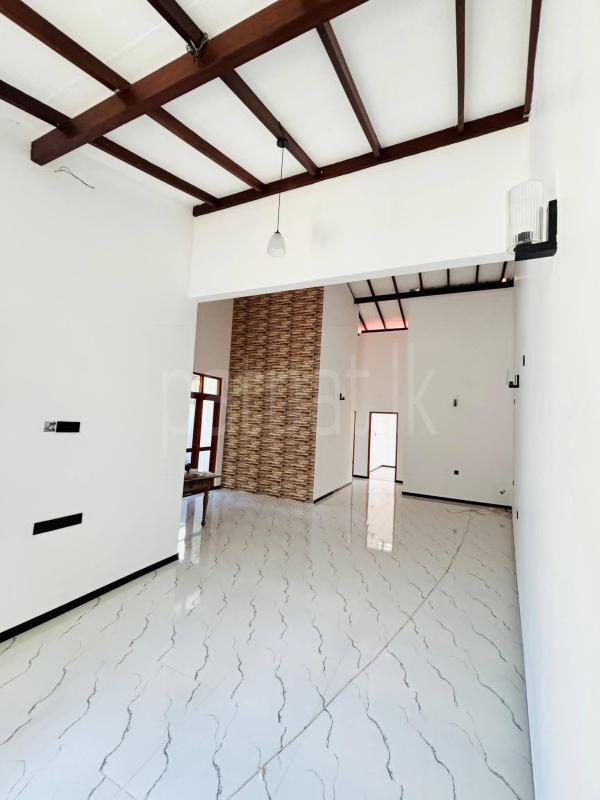 House for Sale in Athurugiriya