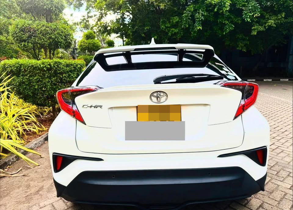 Toyota CHR 2017 - பயன்படுத்தப்பட்டது SUV sale in Sri Lanka - patpat.lk