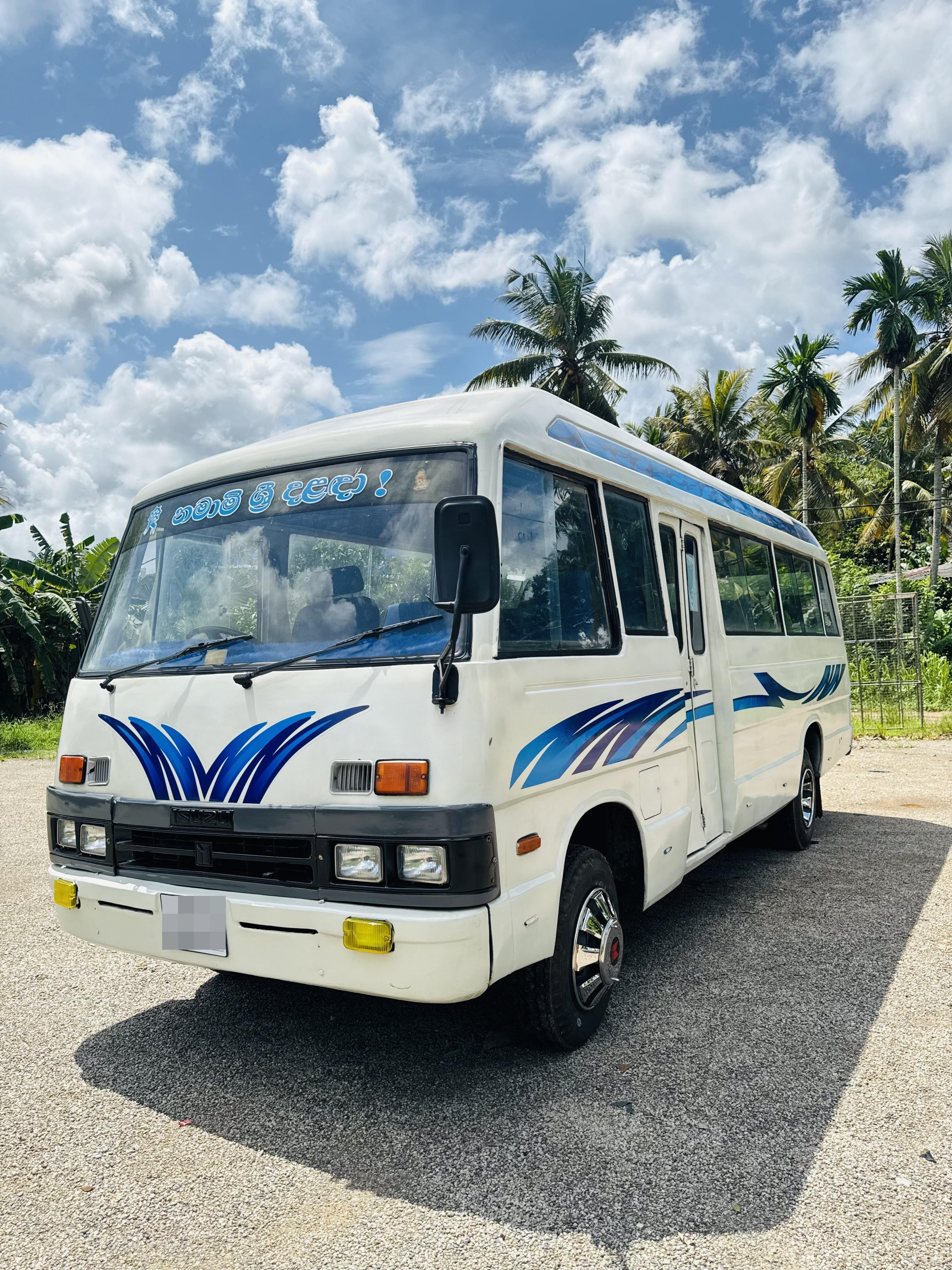 Isuzu Journey 1981 - பயன்படுத்தப்பட்டது பஸ் sale in Sri Lanka - patpat.lk