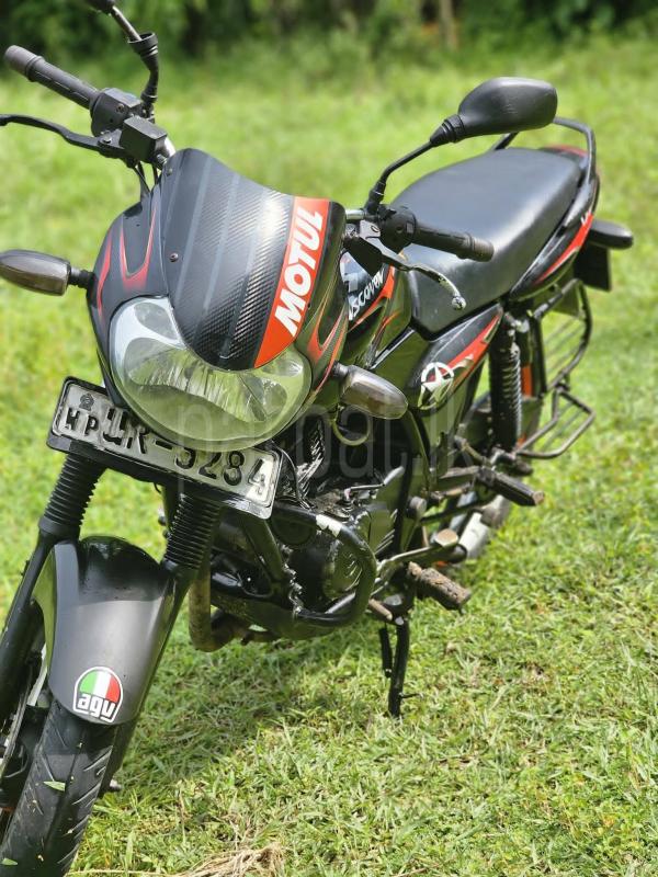 Bajaj Discover 2018 - பயன்படுத்தப்பட்டது பைக் sale in Sri Lanka - patpat.lk