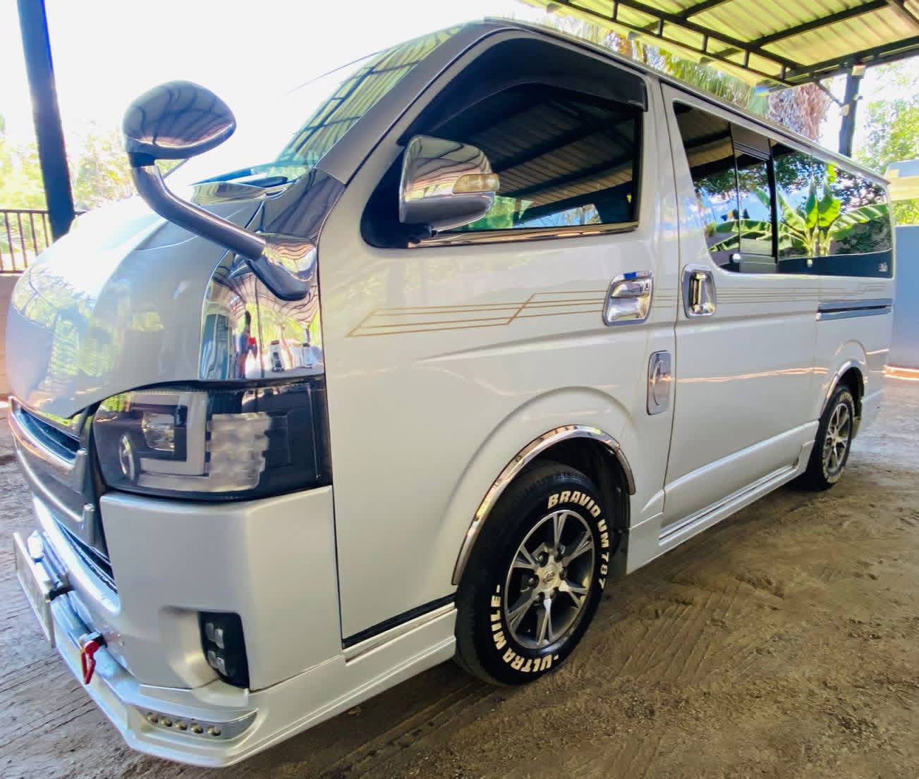 Toyota Hiace 2012 ads-image-1