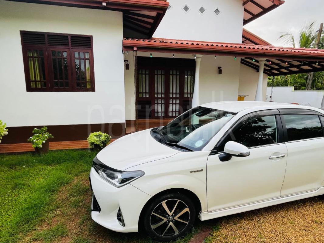 Toyota Axio 2017 - Used Car sale in Sri Lanka - patpat.lk