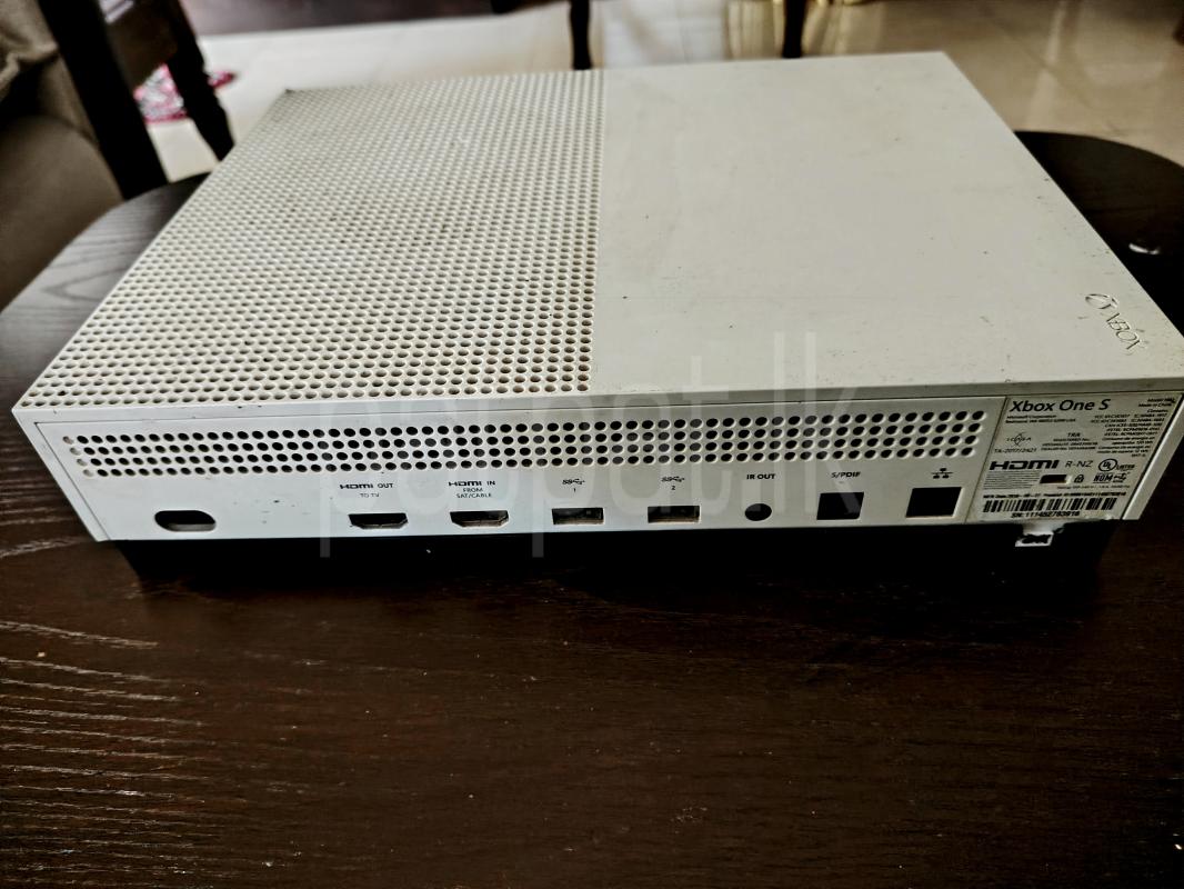 X box one s 1tb with games