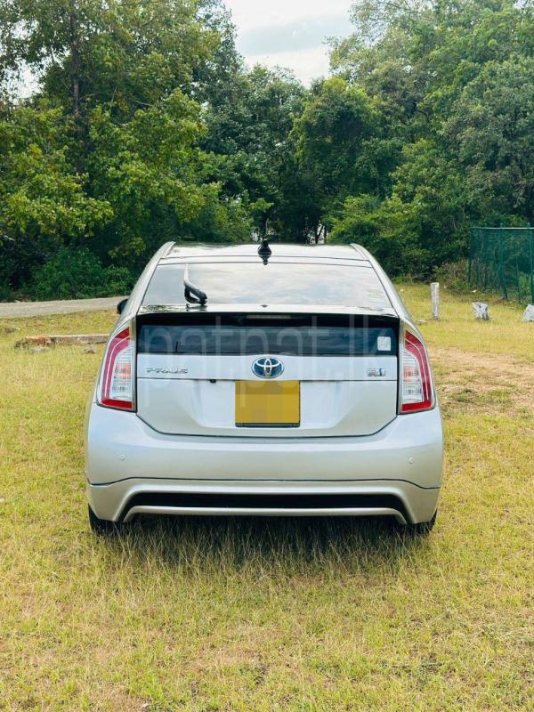 Toyota Prius 2014 - Used Car sale in Sri Lanka - patpat.lk