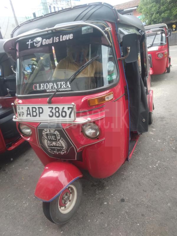 Bajaj Three Wheel 2017 - பயன்படுத்தப்பட்டது முச்சக்கர வண்டி sale in Sri Lanka - patpat.lk