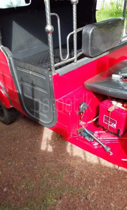 Bajaj 4 stroke 2010 - பயன்படுத்தப்பட்டது முச்சக்கர வண்டி sale in Sri Lanka - patpat.lk