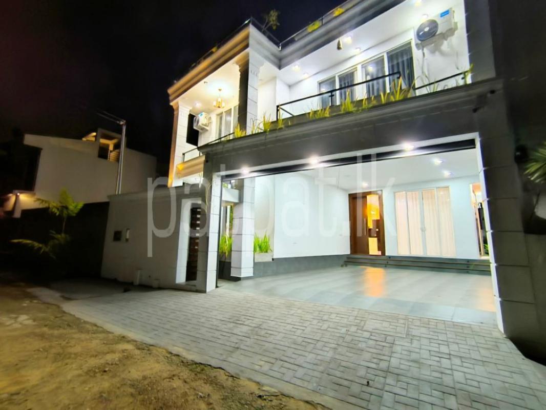 Advertisement image 1