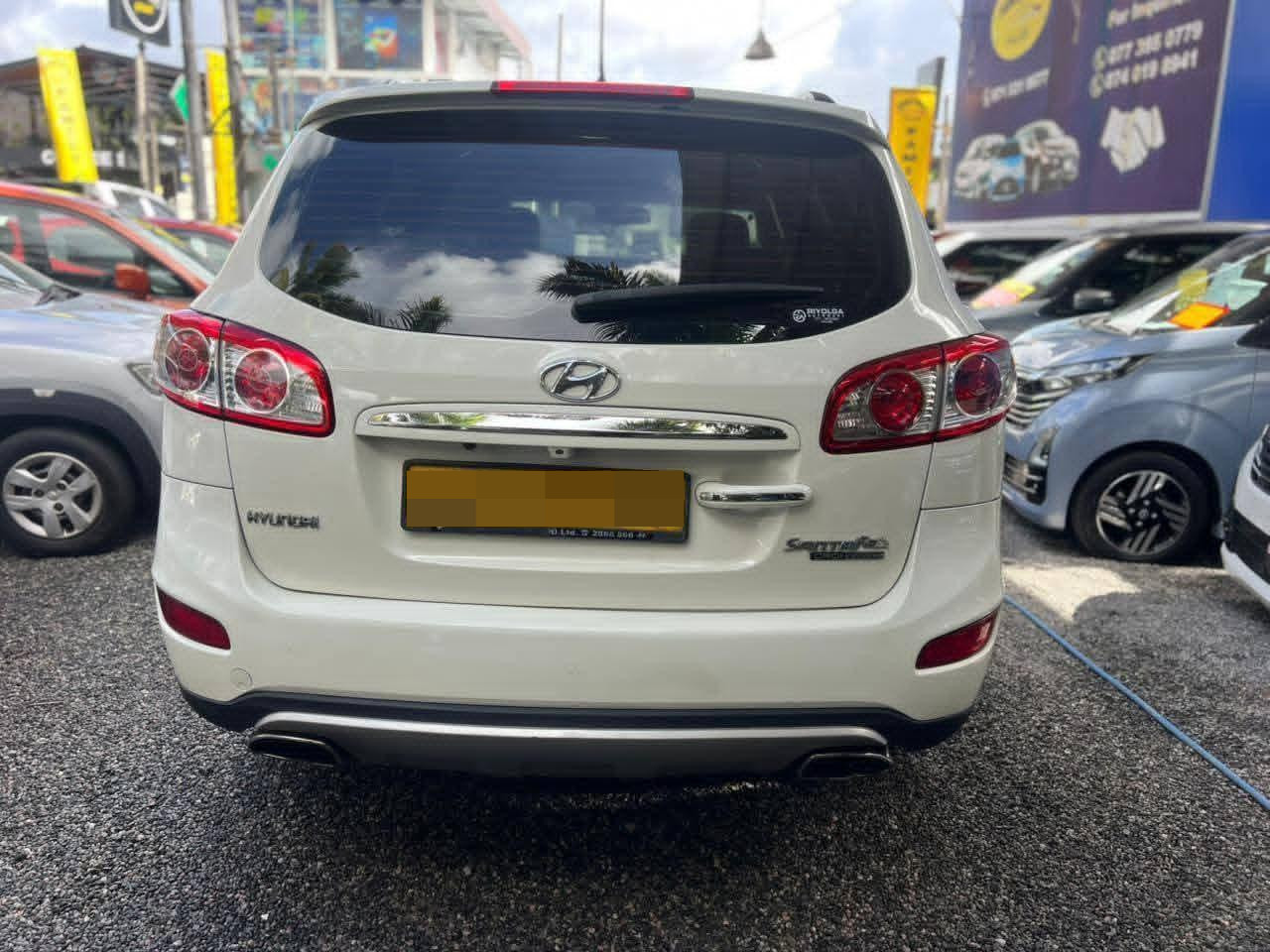 Hyundai Santa Fe 2011 - பயன்படுத்தப்பட்டது SUV sale in Sri Lanka - patpat.lk