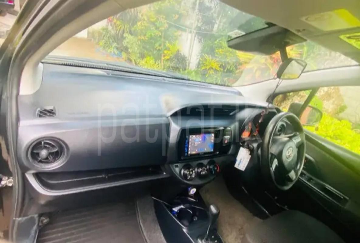 Toyota Vitz 2017 - பயன்படுத்தப்பட்டது கார் sale in Sri Lanka - patpat.lk