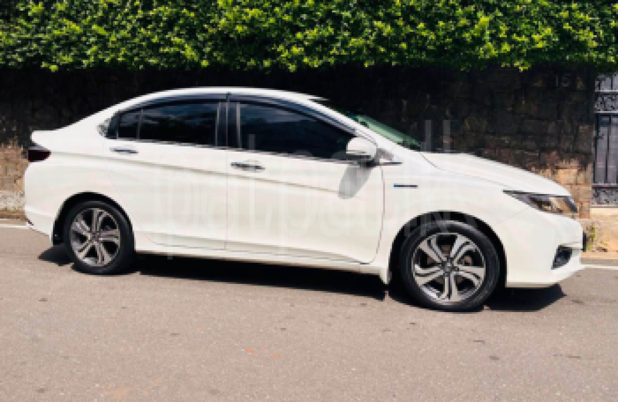 Honda Grace 2017 - භාවිතා කරන ලද කාර් sale in Sri Lanka - patpat.lk