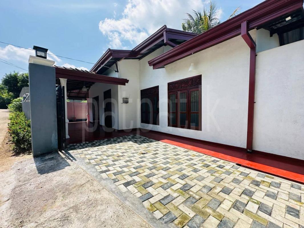 House for Sale in Yakkala ads-image-1