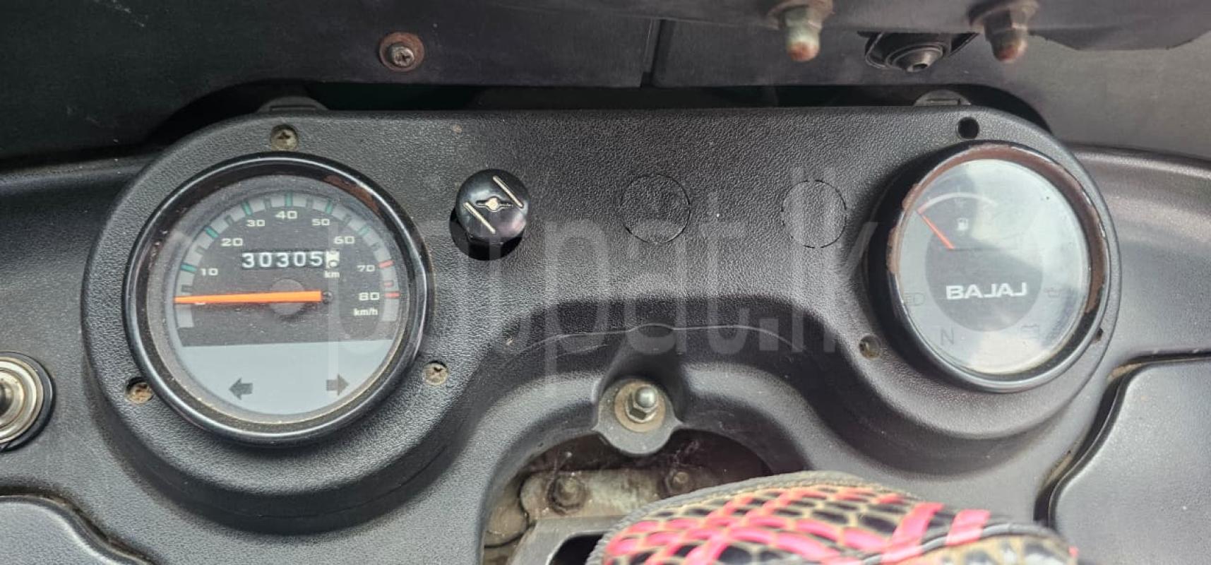 Bajaj Three Wheel 2016 - பயன்படுத்தப்பட்டது முச்சக்கர வண்டி sale in Sri Lanka - patpat.lk