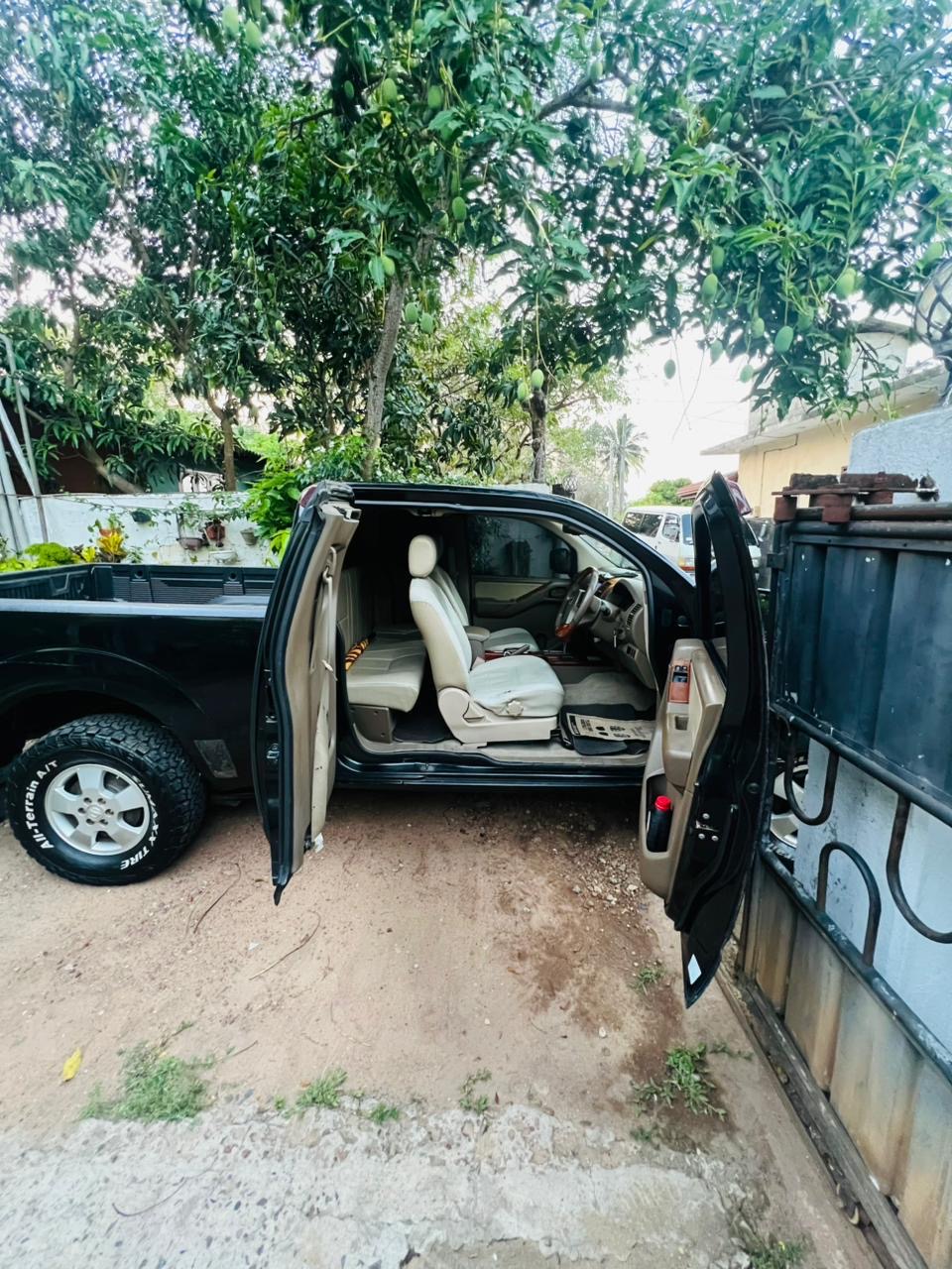 Nissan Navara 2010 - பயன்படுத்தப்பட்டது சரக்கு போக்குவரத்து sale in Sri Lanka - patpat.lk