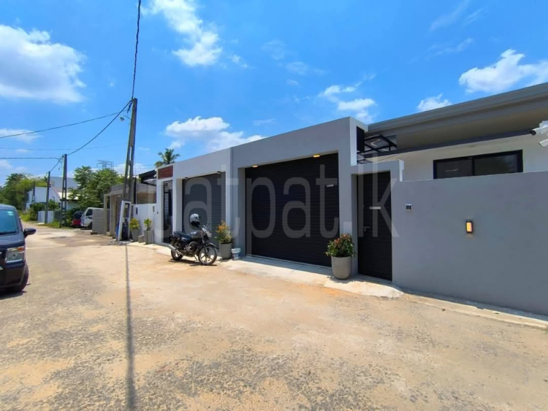 House for Sale in Athurugiriya