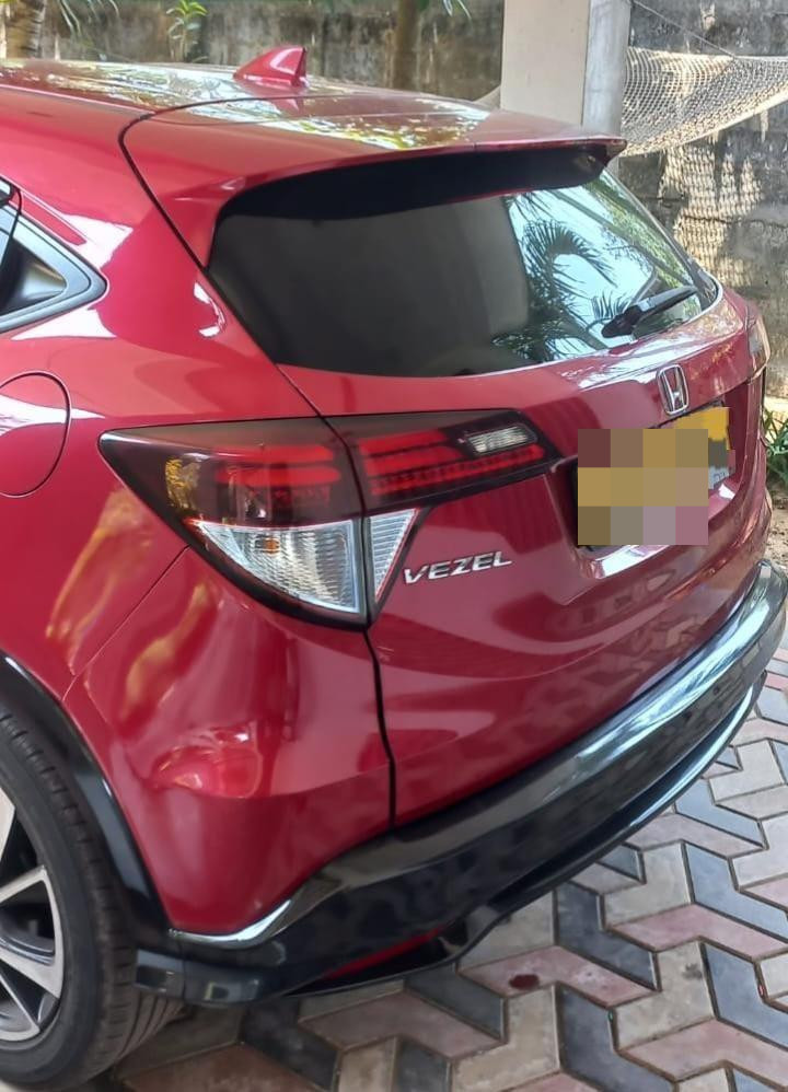 Honda Vezel 2017 - භාවිතා කරන ලද SUV රථය sale in Sri Lanka - patpat.lk