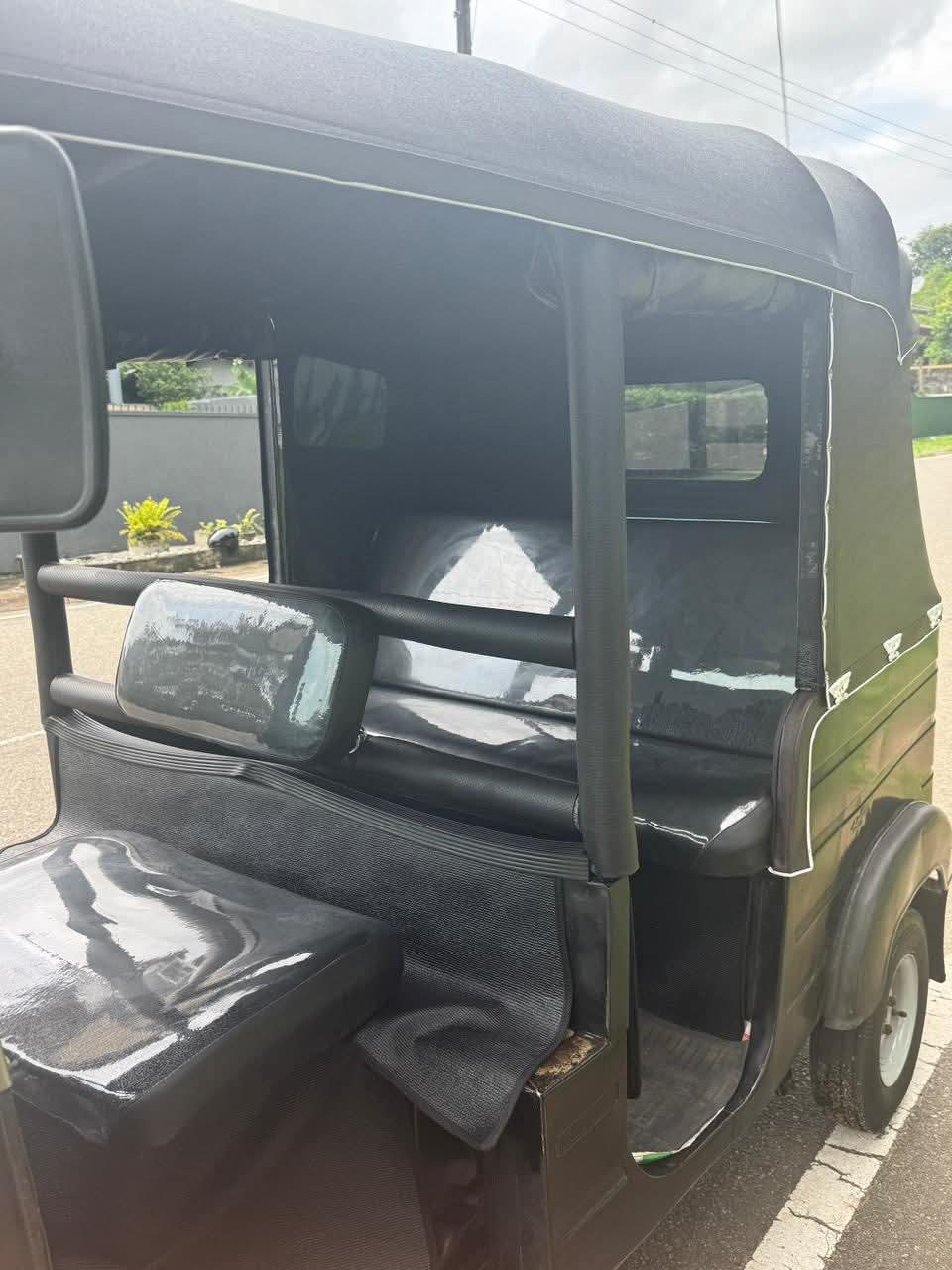 Bajaj Three Wheel 2012 - பயன்படுத்தப்பட்டது முச்சக்கர வண்டி sale in Sri Lanka - patpat.lk