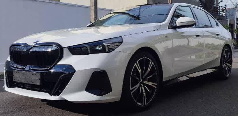 BMW 520I 2023 - භාවිතා කරන ලද කාර් sale in Sri Lanka - patpat.lk