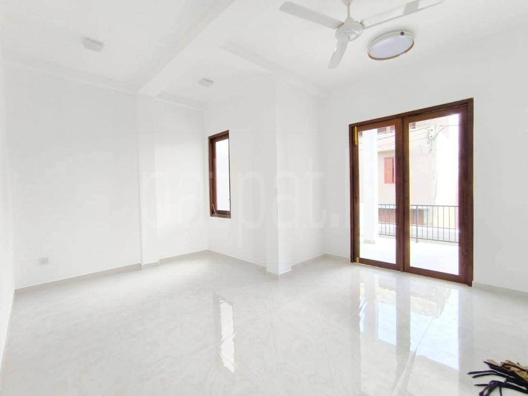 House for Sale in Athurugiriya