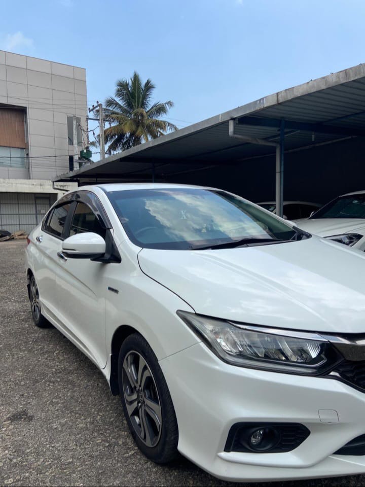 Honda Grace 2015 - பயன்படுத்தப்பட்டது கார் sale in Sri Lanka - patpat.lk