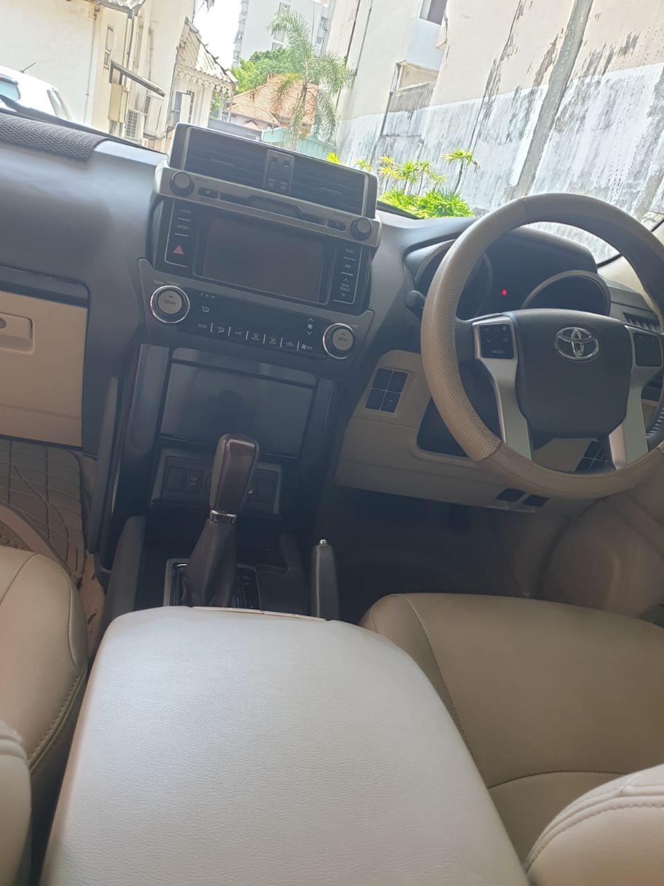 Toyota Land Cruiser Prado 2016 - Used SUV sale in Sri Lanka - patpat.lk